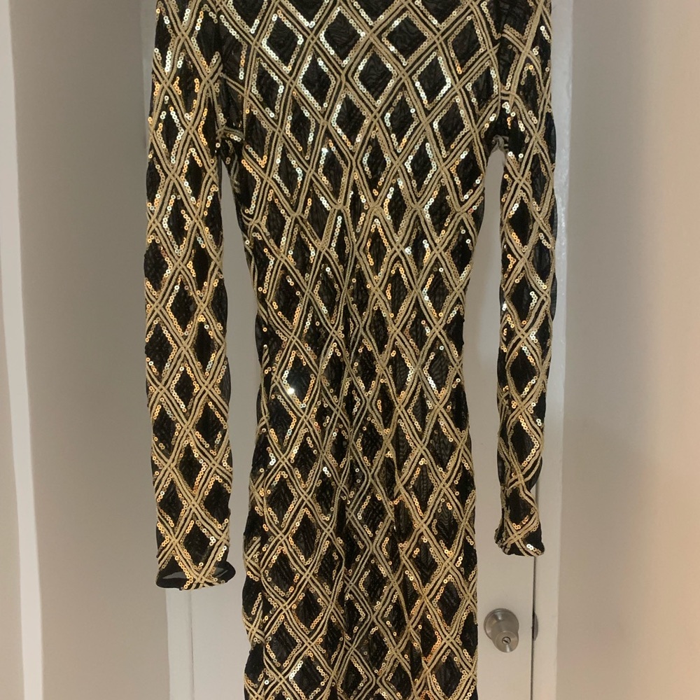 L-XTRA LONG SLEEVE STRETCHY MATERIAL DRESS WITH SEQUINS